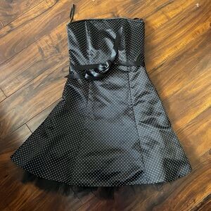 Jessica McClintock Black and White Embellished Strapless Dress